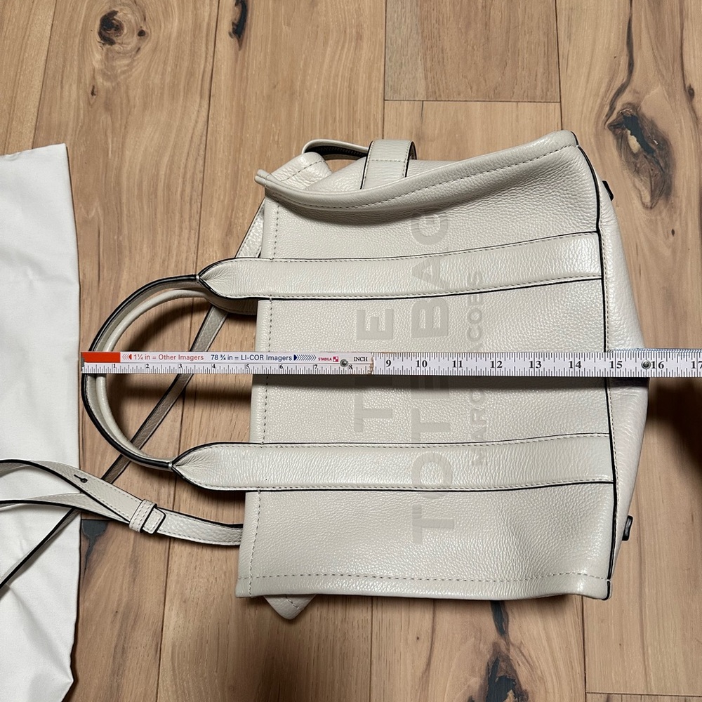 Marc Jacobs | The Tote Bag | White | Leather | Medium Bag | EUC - Picture 14 of 16